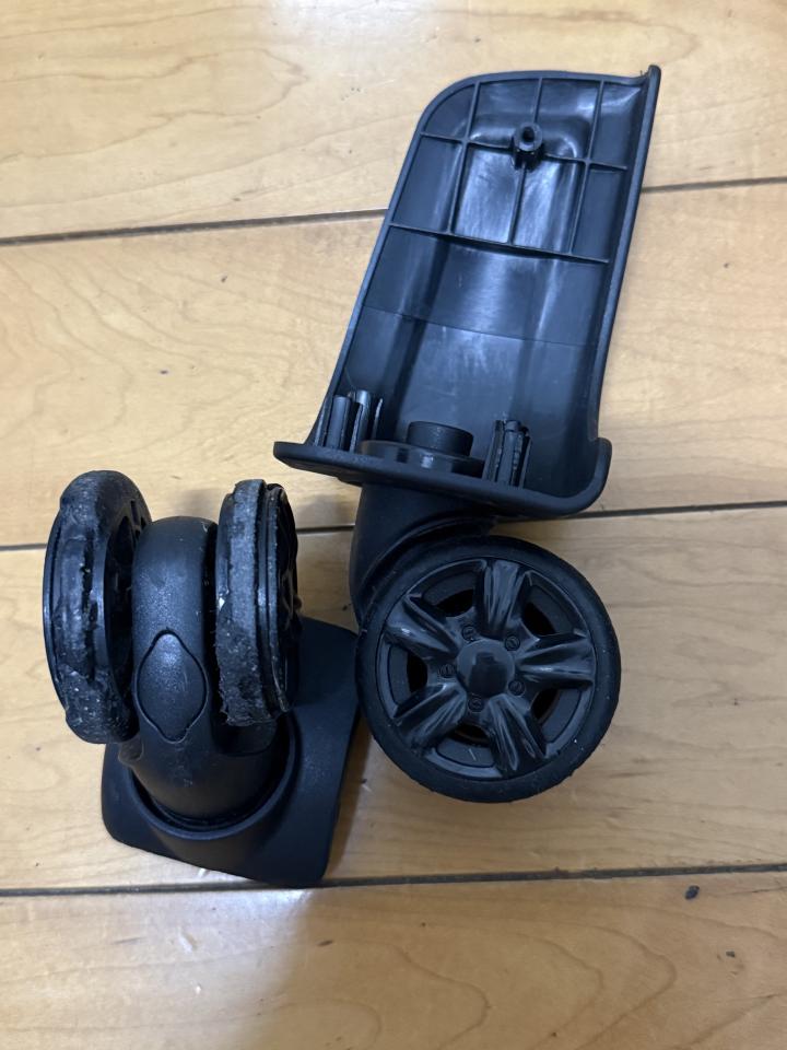 行李箱維修案件圖片