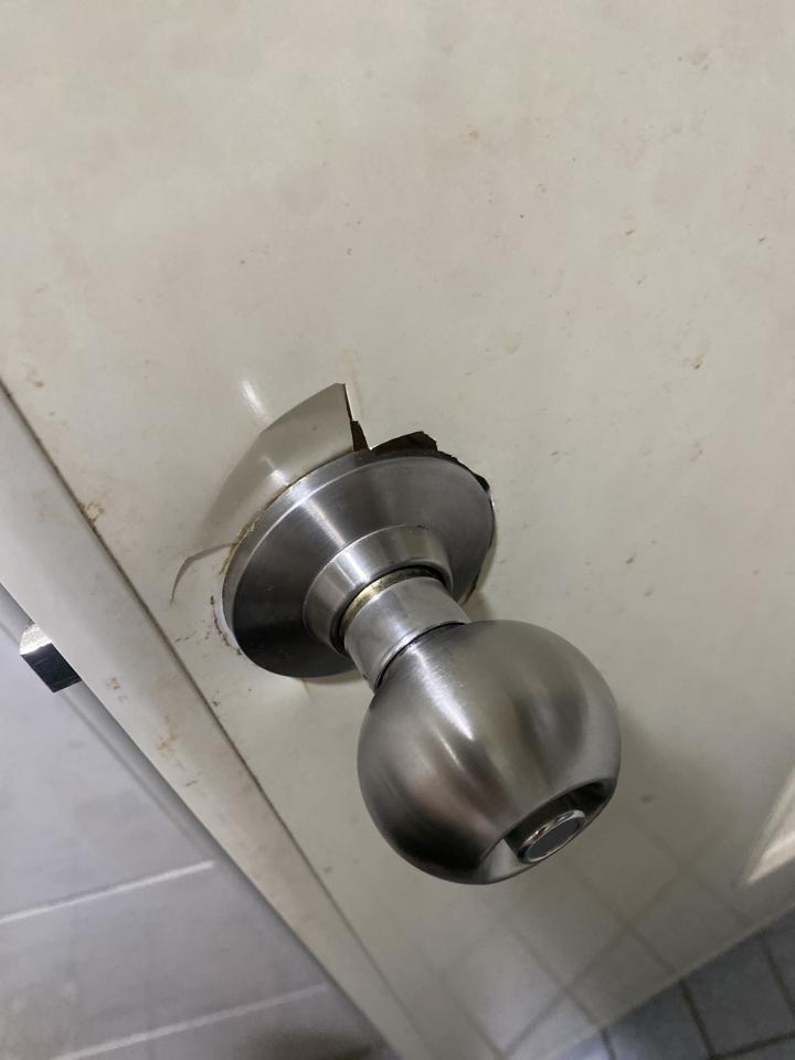 浴室門案件圖片