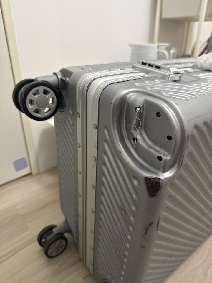 行李箱維修案件圖片