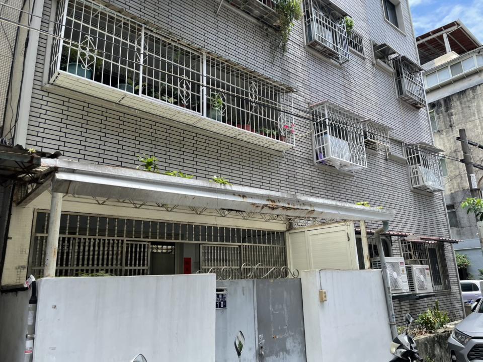 屋簷排水槽施工案件圖片