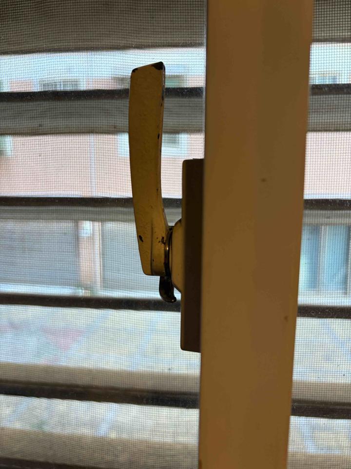 窗戶維修案件圖片