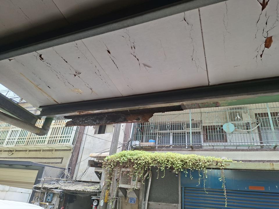 屋簷排水槽施工案件圖片