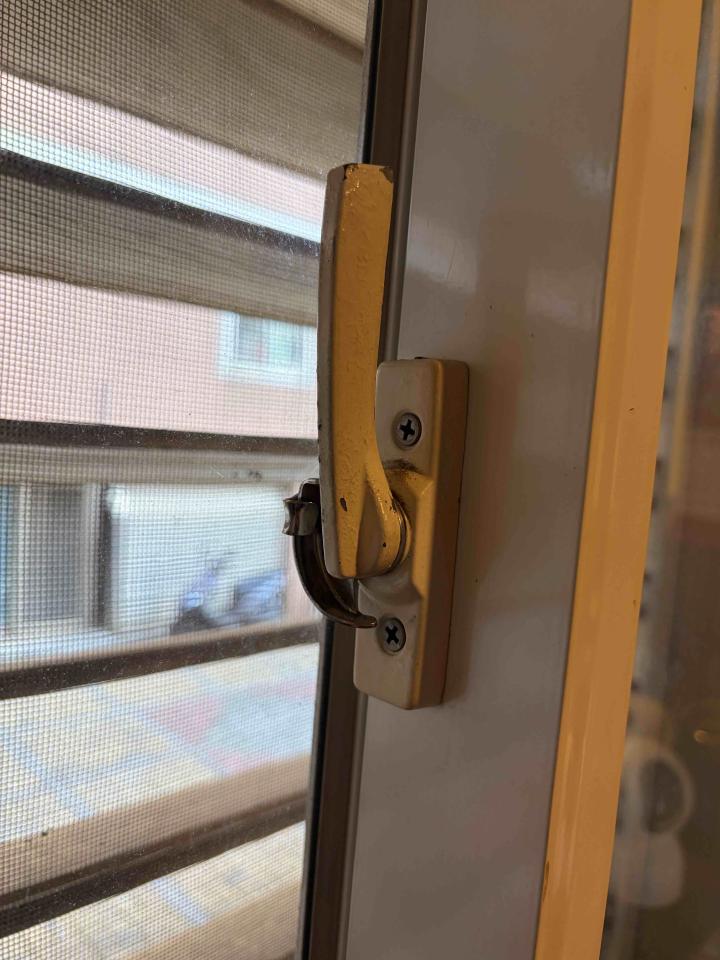窗戶維修案件圖片