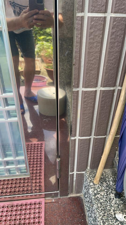 鐵門案件圖片