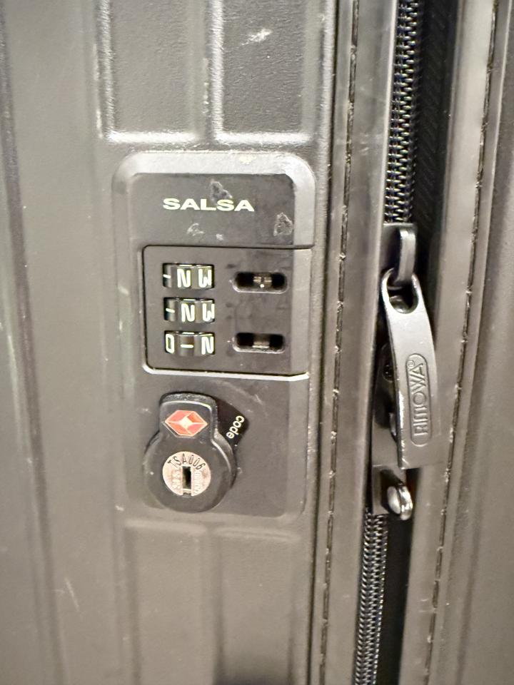 行李箱維修案件圖片