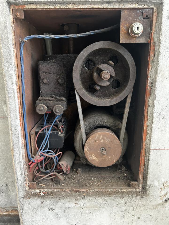 鐵捲門維修案件圖片