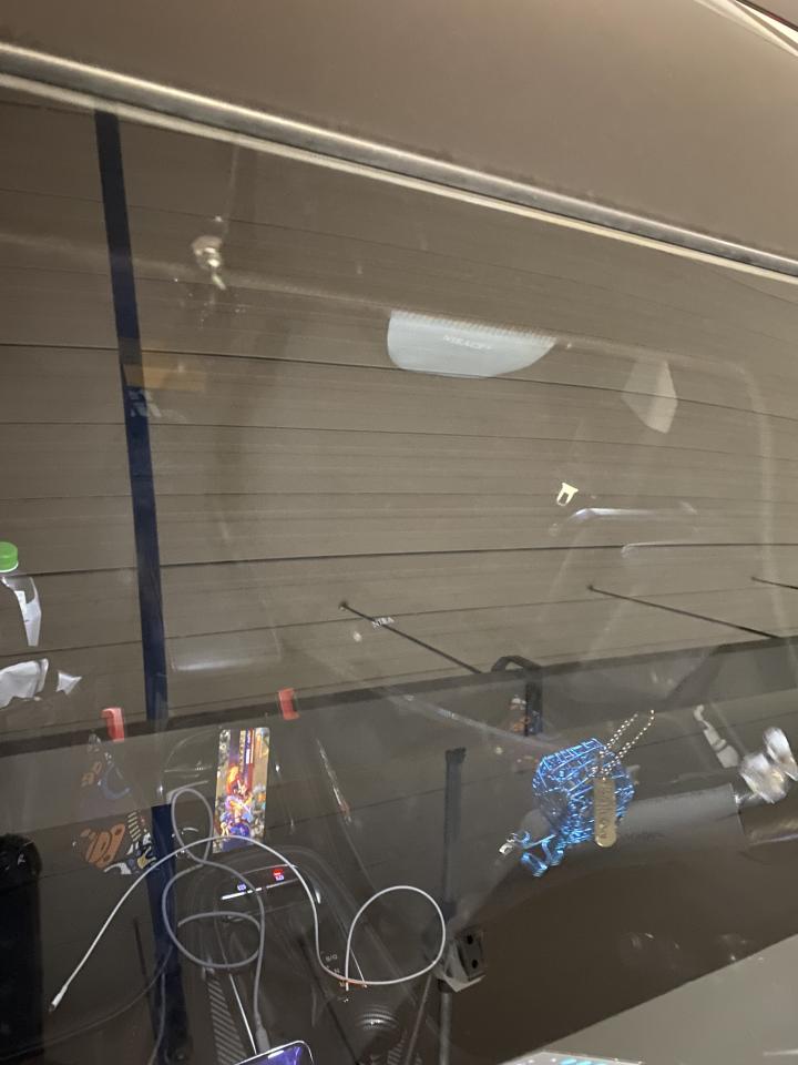 汽車玻璃修補案件圖片