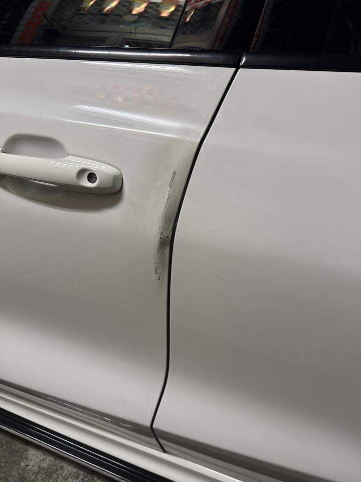 汽車板金烤漆案件圖片