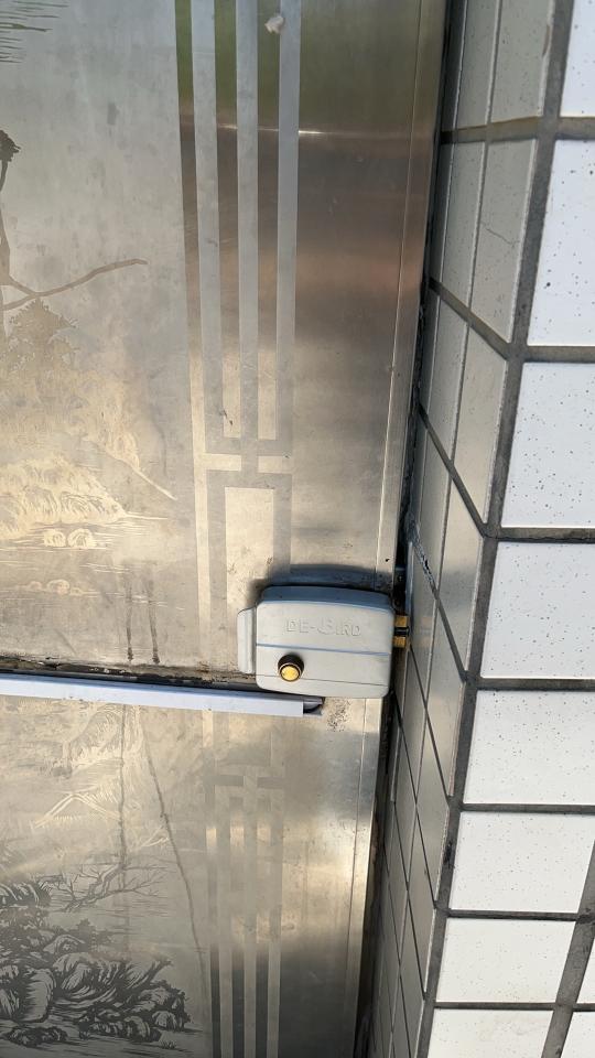 門片維修案件圖片