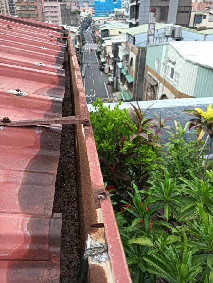 屋簷排水槽施工案件圖片