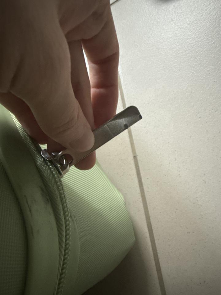 行李箱維修案件圖片