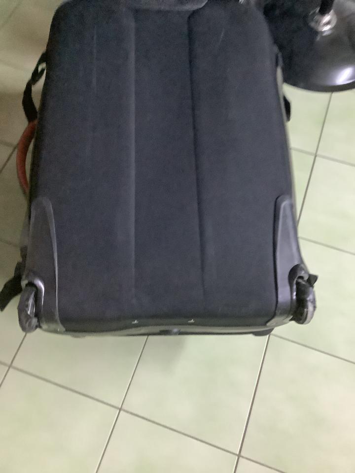 行李箱維修案件圖片