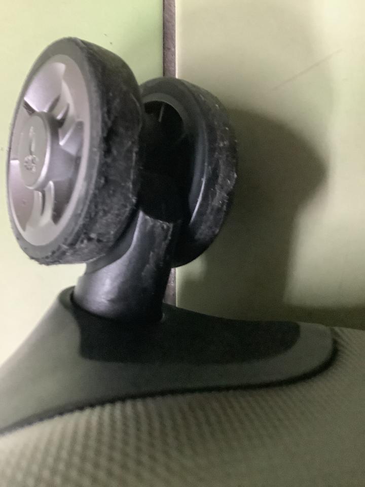行李箱維修案件圖片