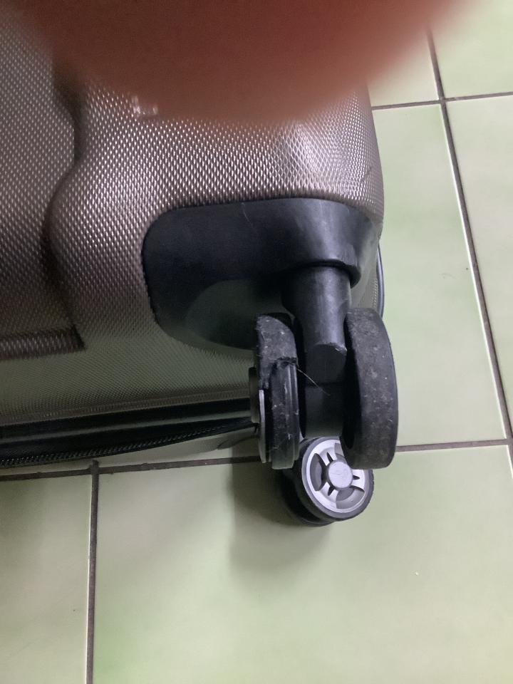 行李箱維修案件圖片