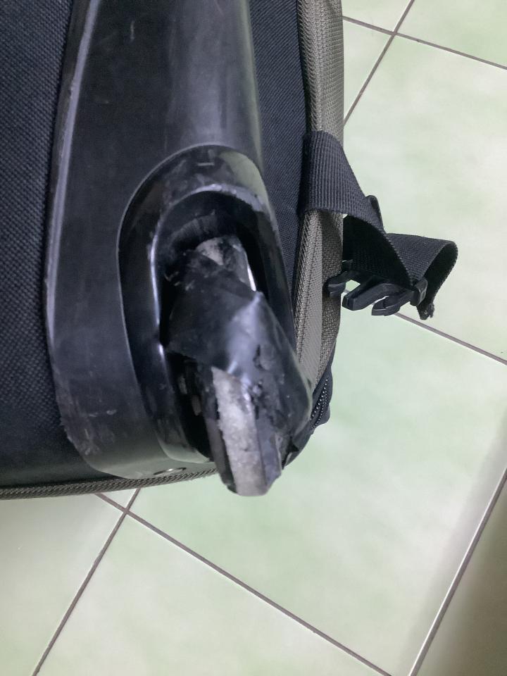 行李箱維修案件圖片