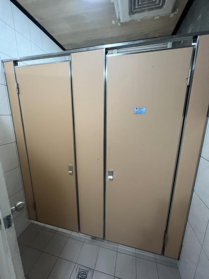 廁所隔間案件圖片