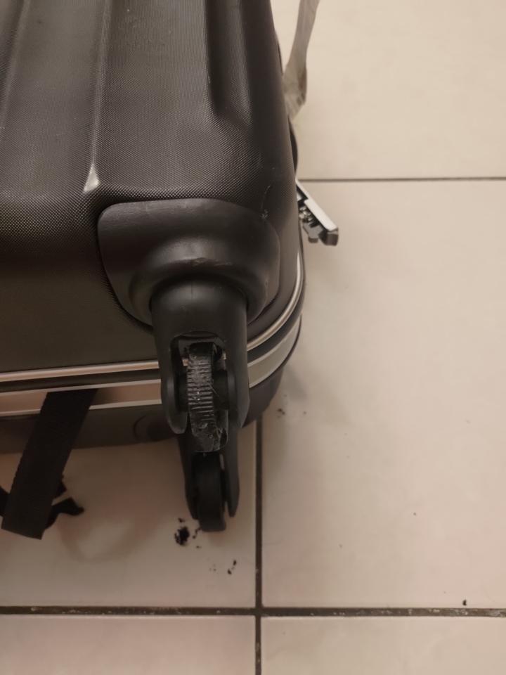 行李箱維修案件圖片