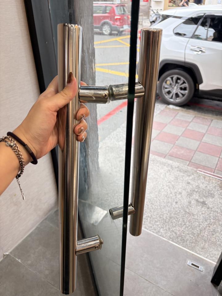 門片維修案件圖片