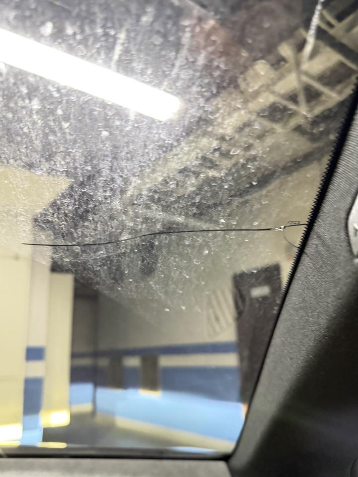 汽車玻璃修補案件圖片