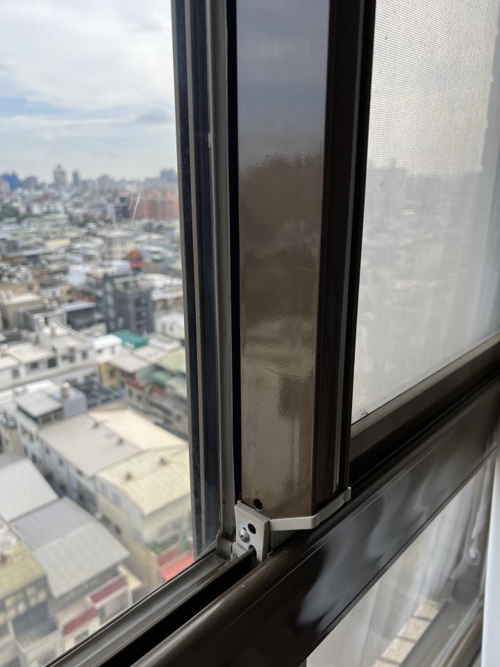 窗戶維修案件圖片