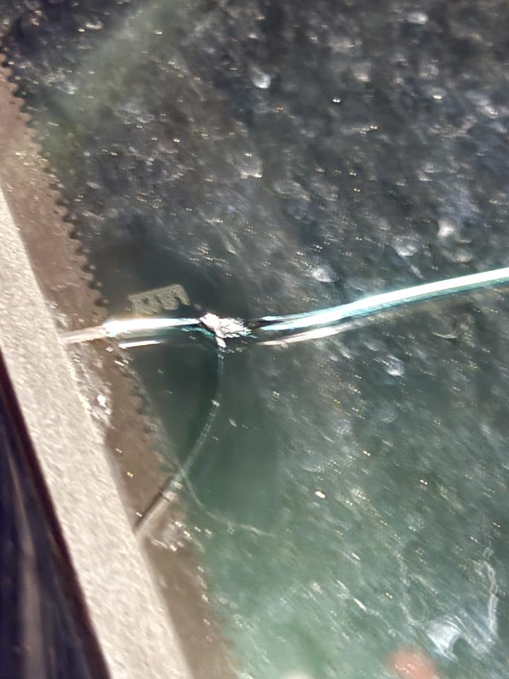 汽車玻璃修補案件圖片