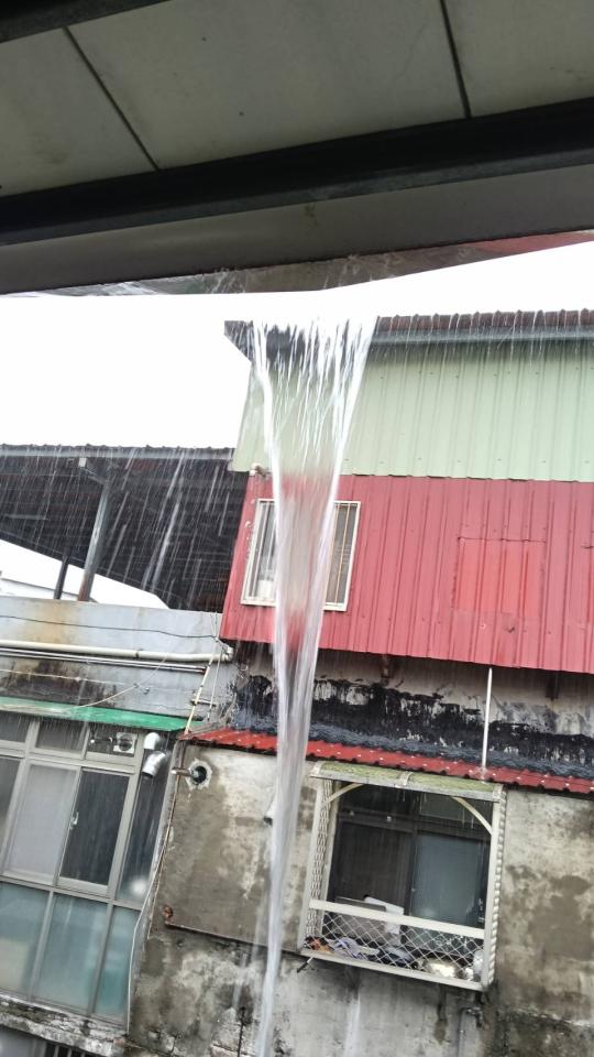 屋簷排水槽施工案件圖片