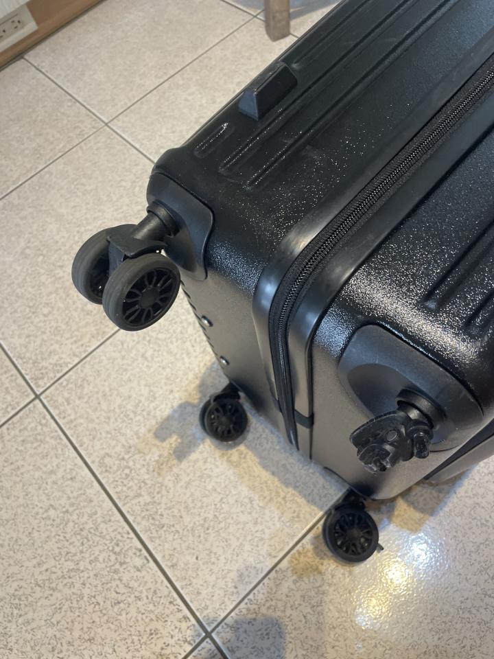 行李箱維修案件圖片