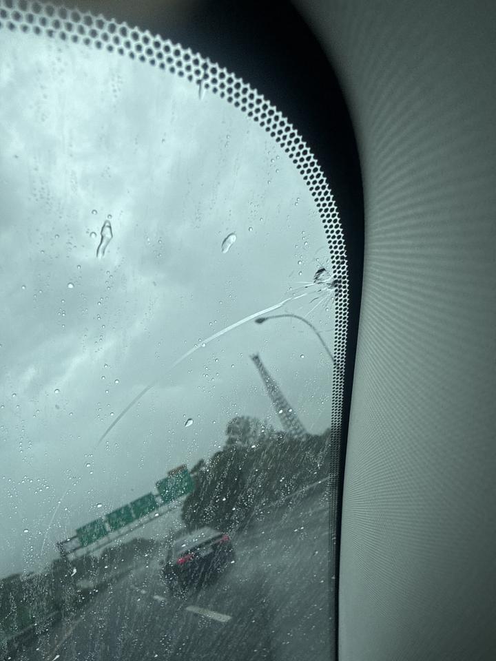 汽車玻璃修補案件圖片