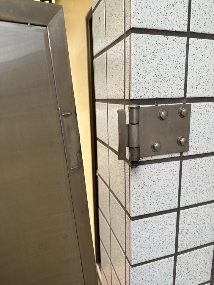 鐵門案件圖片