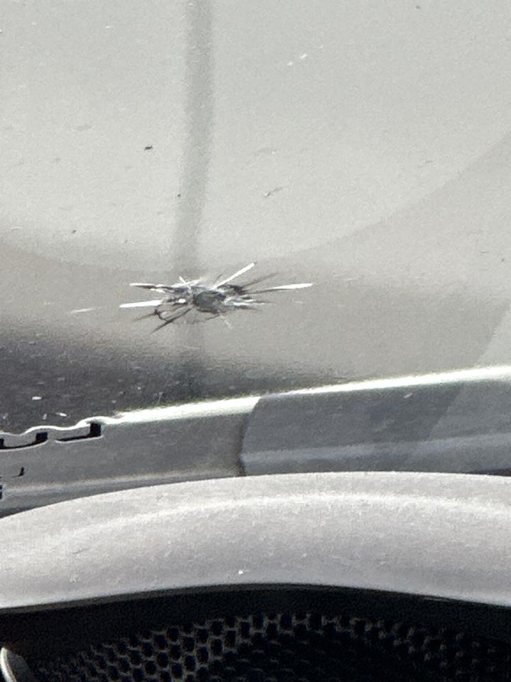 汽車玻璃修補案件圖片