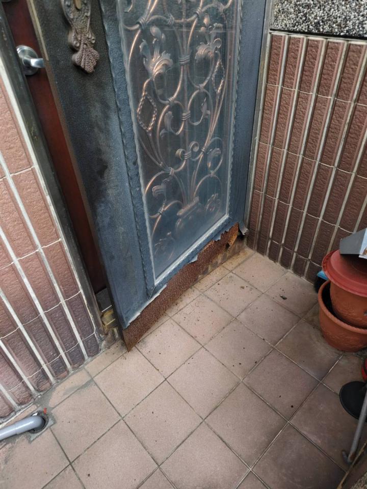鐵門案件圖片