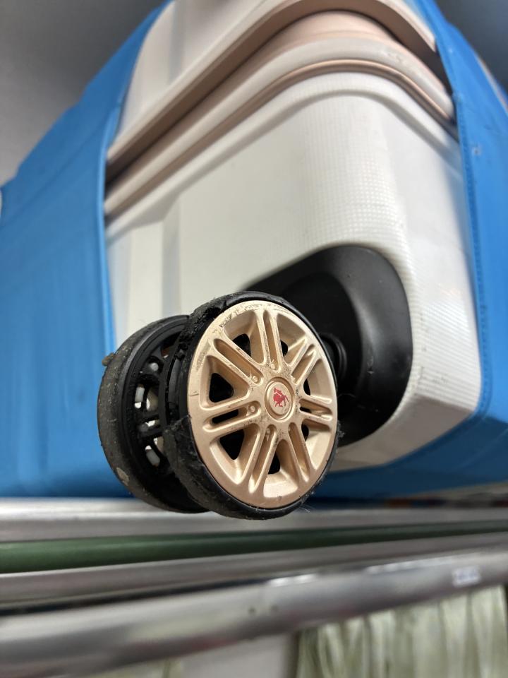 行李箱維修案件圖片