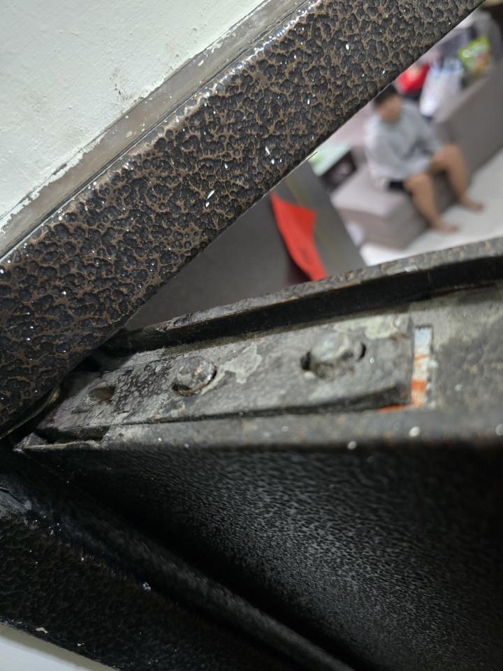 鐵門案件圖片