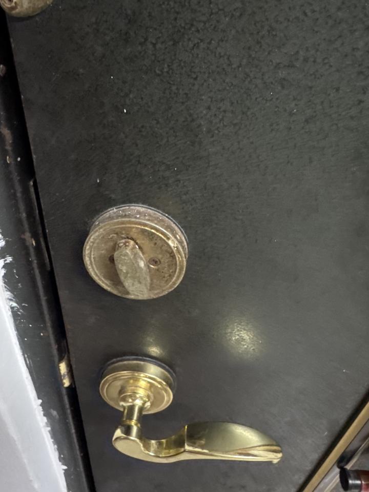 鐵門案件圖片
