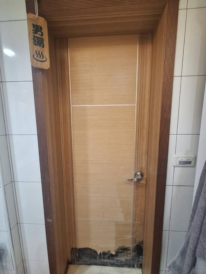浴室門案件圖片