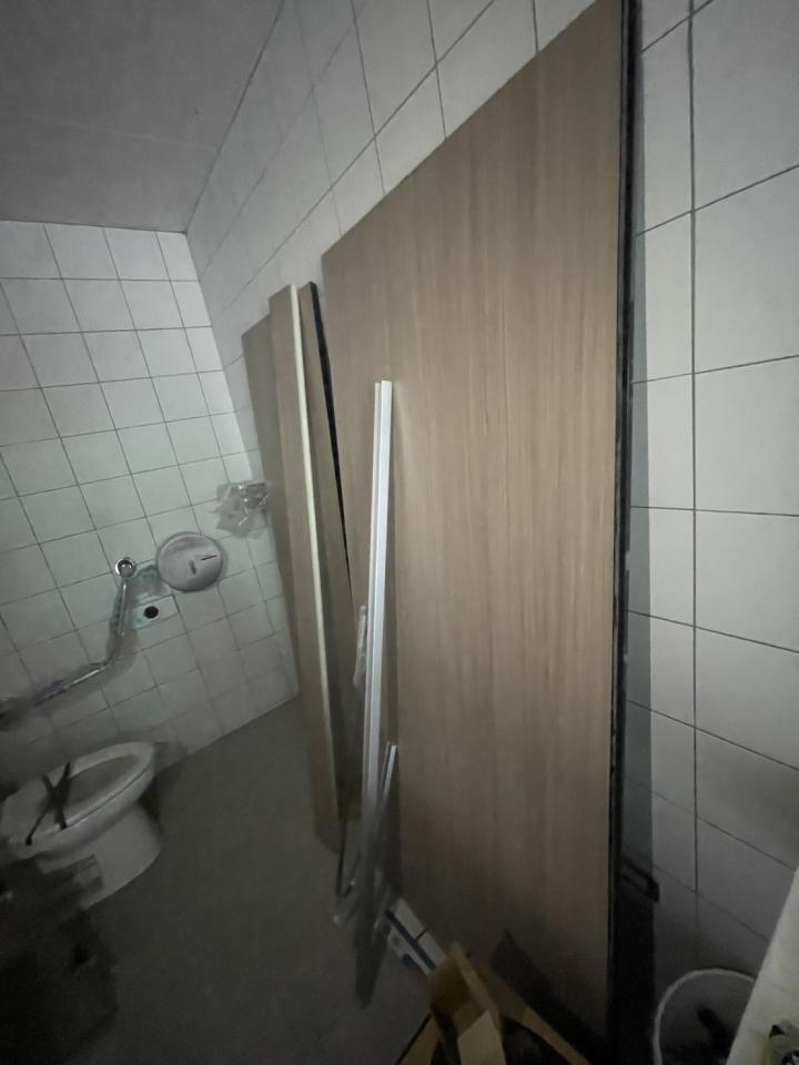 廁所隔間案件圖片