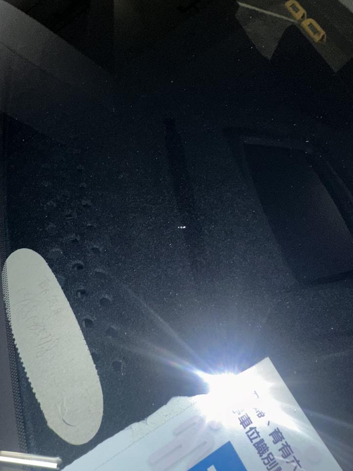 汽車玻璃修補案件圖片
