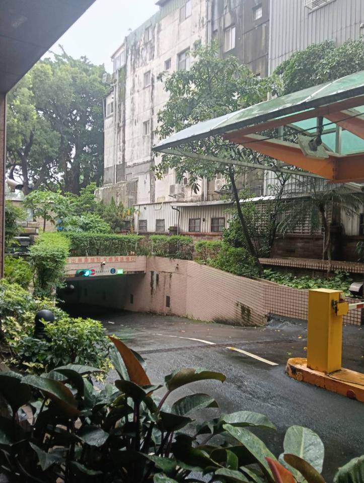 遮雨棚安裝案件圖片