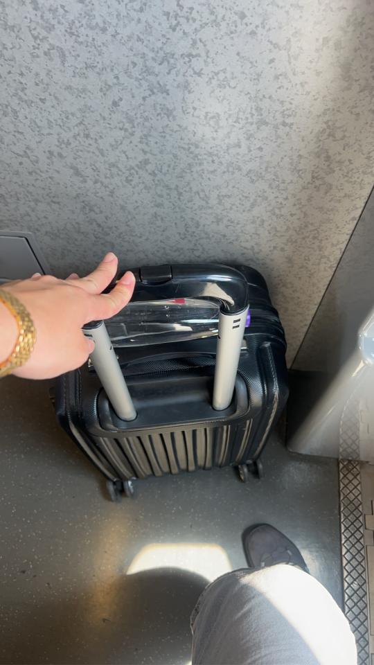 行李箱維修案件圖片
