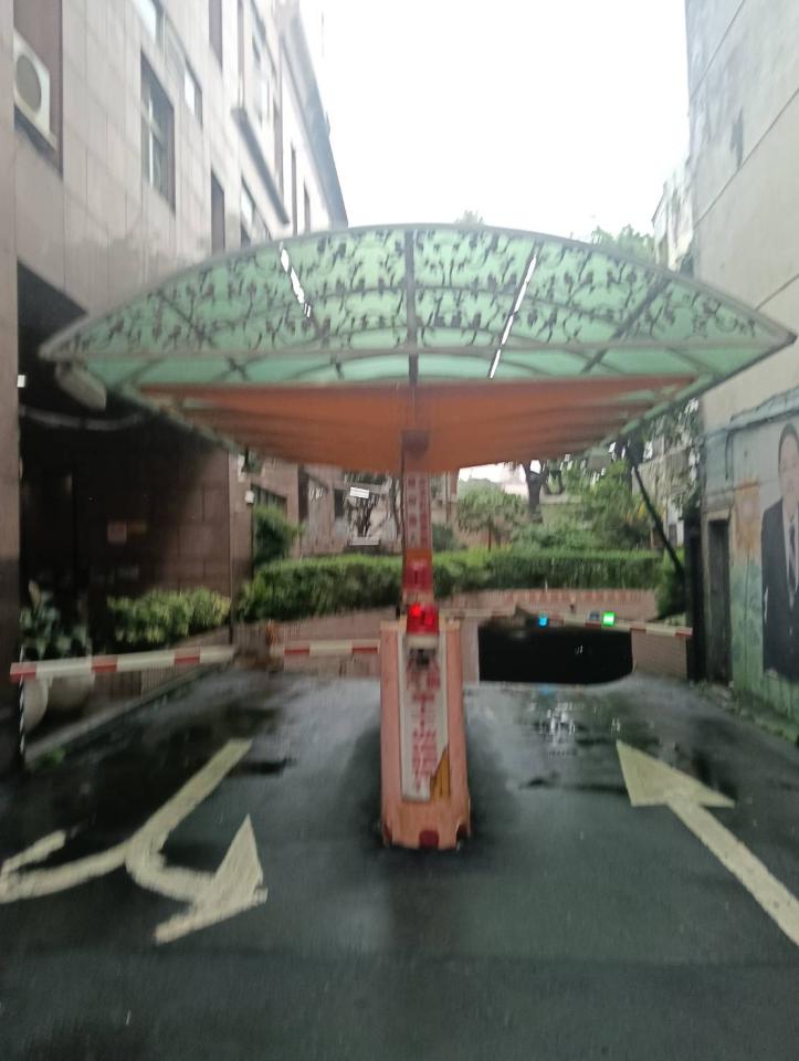遮雨棚安裝案件圖片