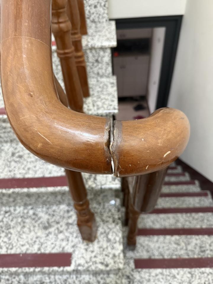 樓梯扶手案件圖片