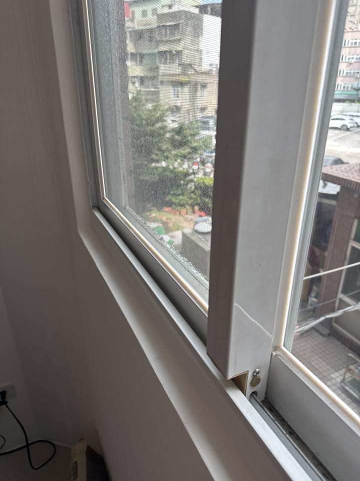 窗戶維修案件圖片