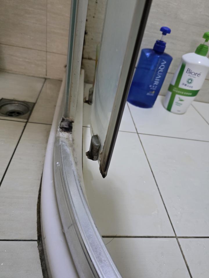 淋浴拉門安裝維修案件圖片