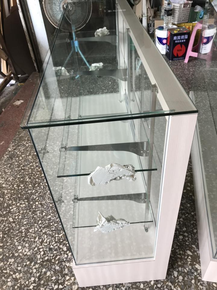 玻璃展示櫃訂做案件圖片