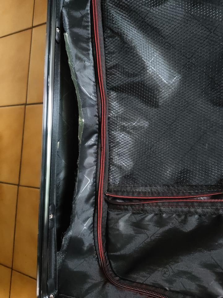 行李箱維修案件圖片