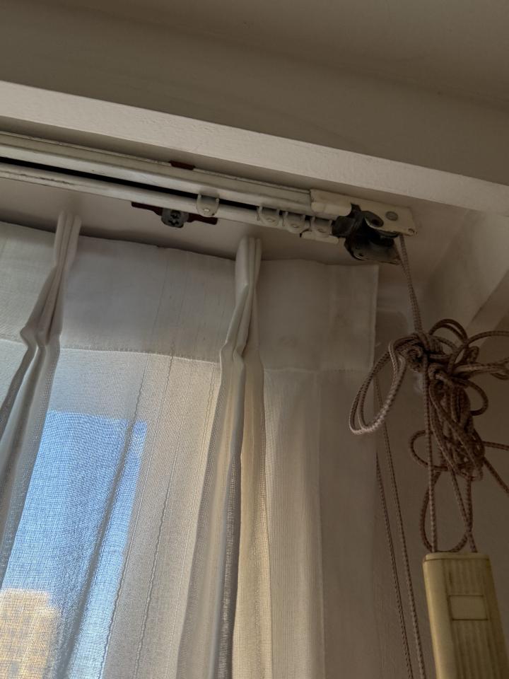 窗簾安裝維修案件圖片