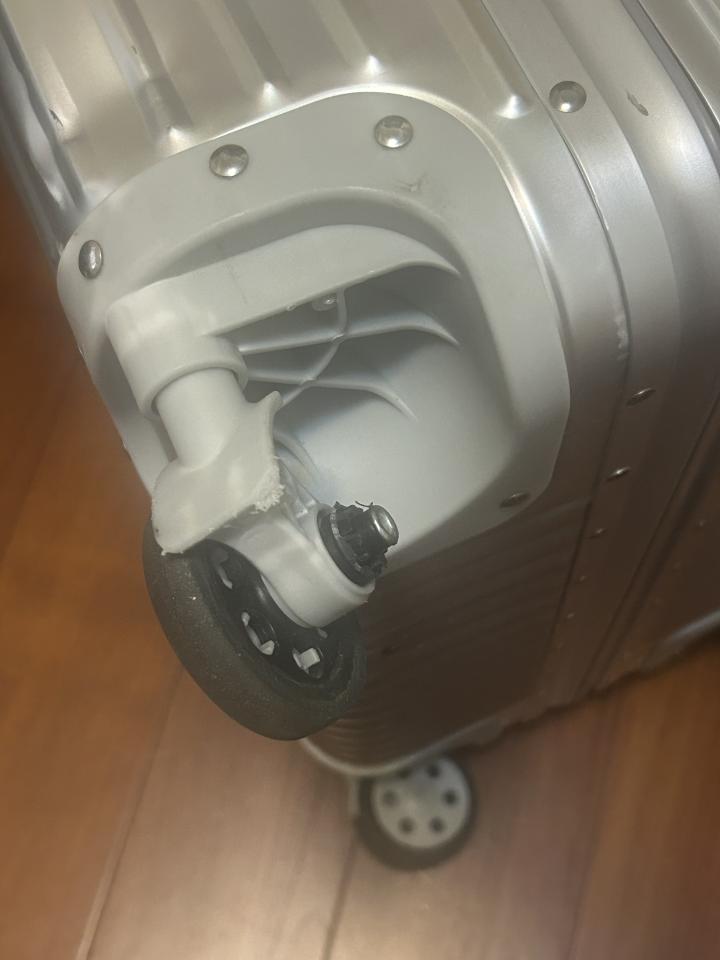 行李箱維修案件圖片