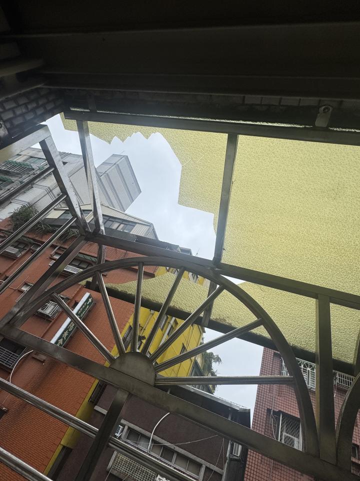 採光罩案件圖片