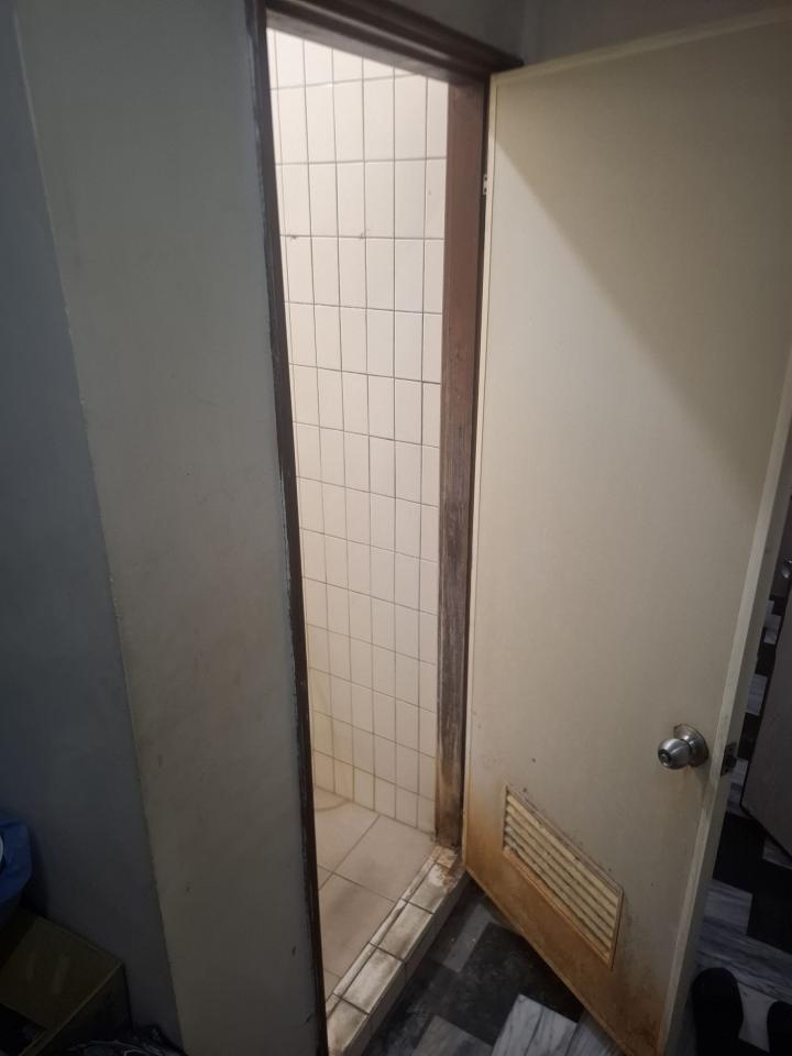 浴室門案件圖片