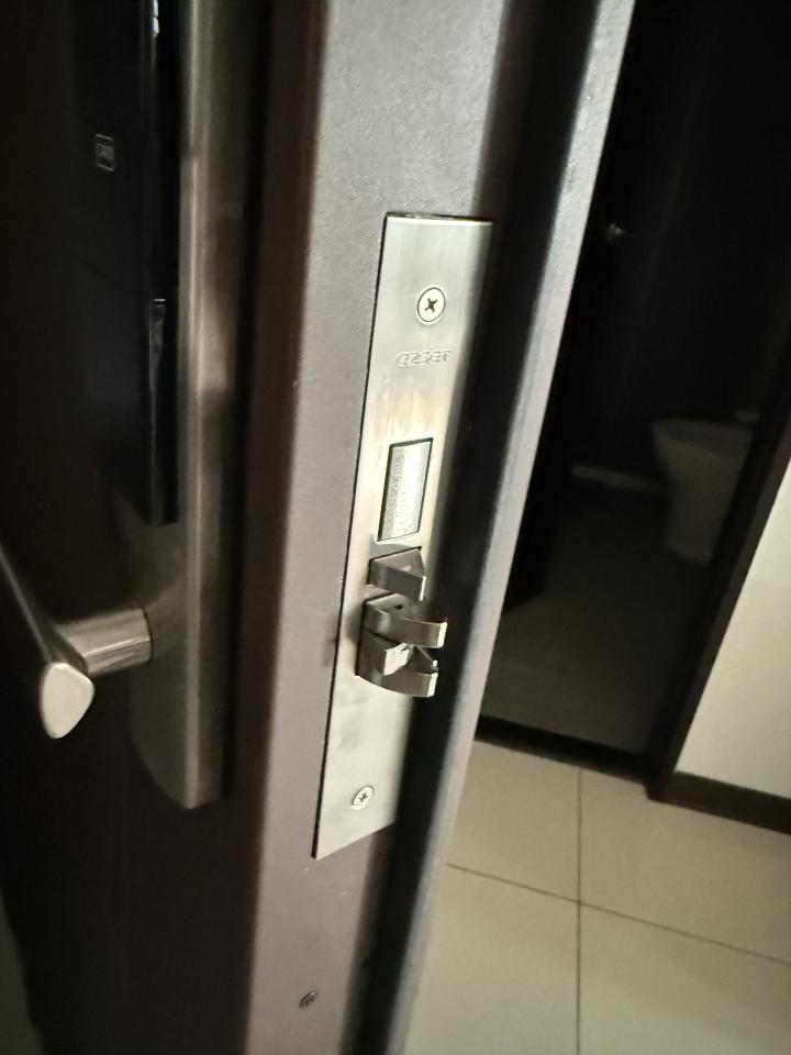 門片維修案件圖片